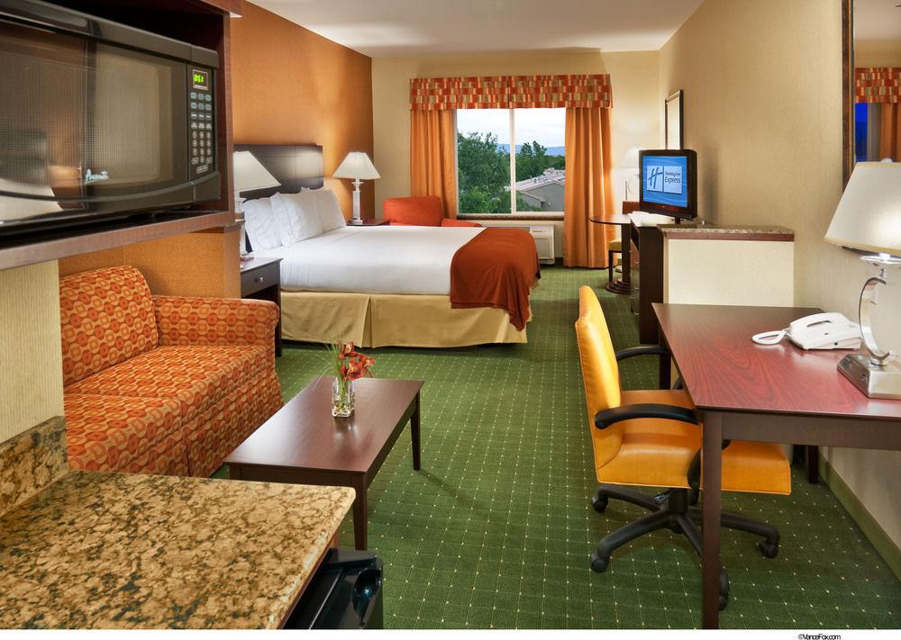 Holiday Inn Express Reno Airport By Ihg Bagian luar foto